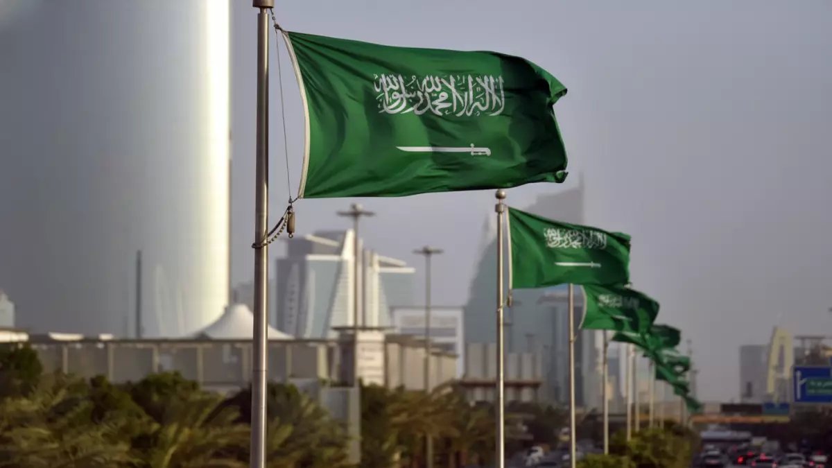 عاجل: عجز 276 مليار ريال بميزانية 2025... خبراء يكشفون السر وراء القرار الجريء للمملكة!