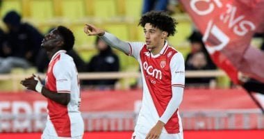 موناكو يفاجئ باريس سان جيرمان بهدف أكليوش قبل نهاية الشوط الأول.. فيديو