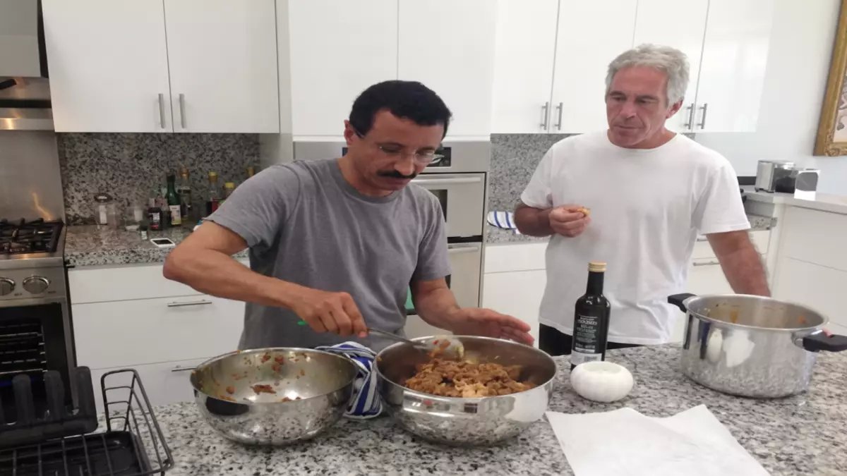 عاجل: فضيحة إبستين تهز الخليج... استقالة صادمة تكشف شبكة علاقات خطيرة امتدت للمنطقة!