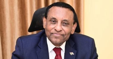 الحكومة السودانية: كامل إدريس يزور مصر اليوم لاستعراض مبادرة السلام