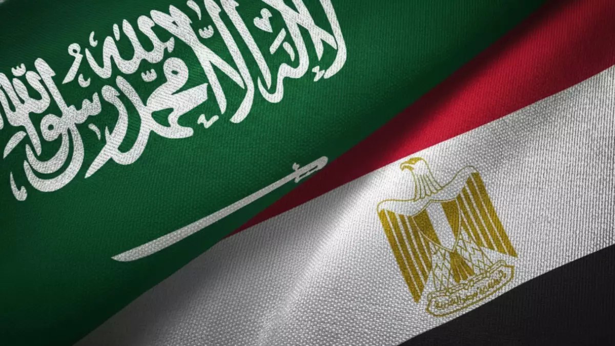 عاجل: السعودية تطلق خطاً جوياً جديداً يربط الرياض بالقاهرة مباشرة يومياً - قرار يسهل سفر 2.7 مليون مسافر بين البلدين!