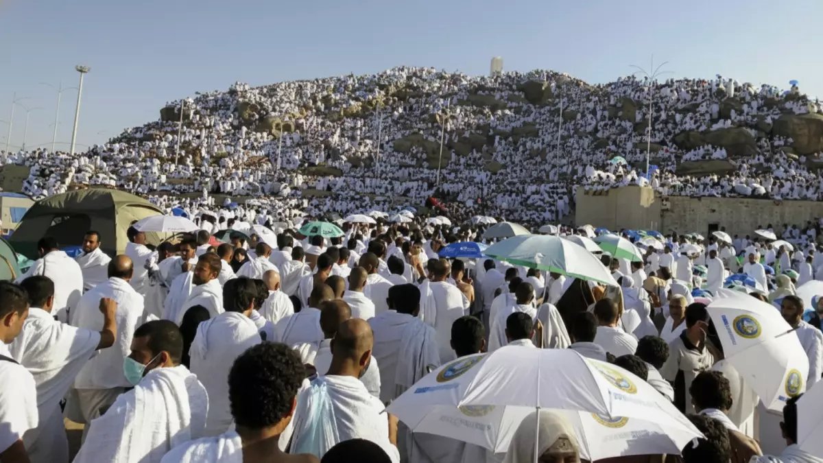 عاجل: فرصة ذهبية للمقيمين في السعودية… انطلاق اختيار باقات الحج 2026 غداً وشرط صادم يمنع 80% من المتقدمين!