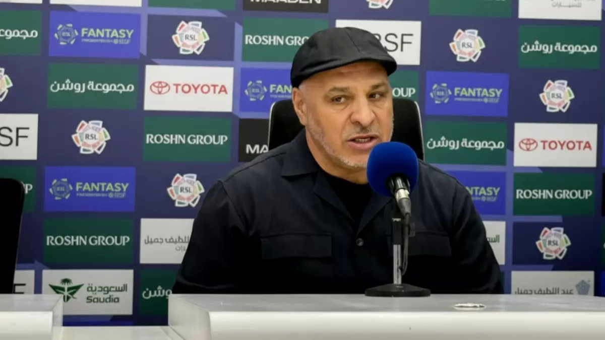 عاجل: مدرب الشباب يتحدى الهلال بتصريح ناري.. ويكشف حقيقة الخلاف المثير بين حمدالله وكاراسكو في رمضان!