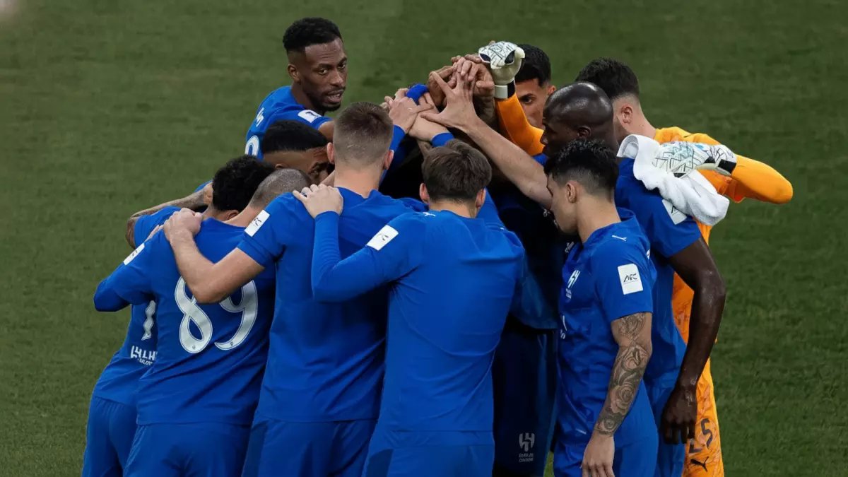 كارثة هلالية: بنزيما و5 نجوم يغيبون عن ديربي الشباب - إنزاغي في أزمة حقيقية!