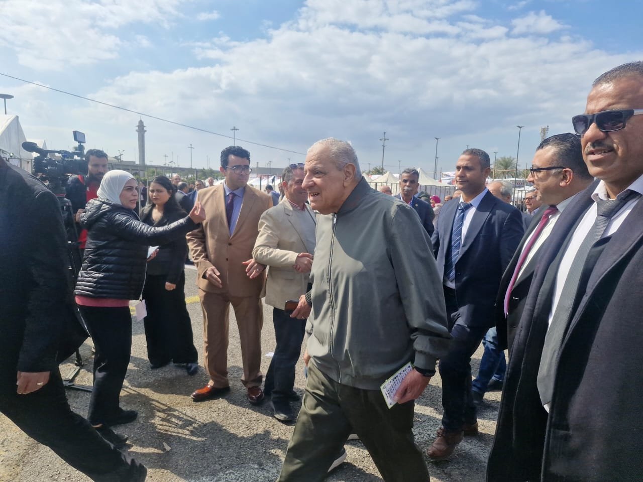 إبراهيم محلب يدلى بصوته فى انتخابات نقابة المهندسين (2) إبراهيم محلب يدلى بصوته فى انتخابات نقابة المهندسين (2)