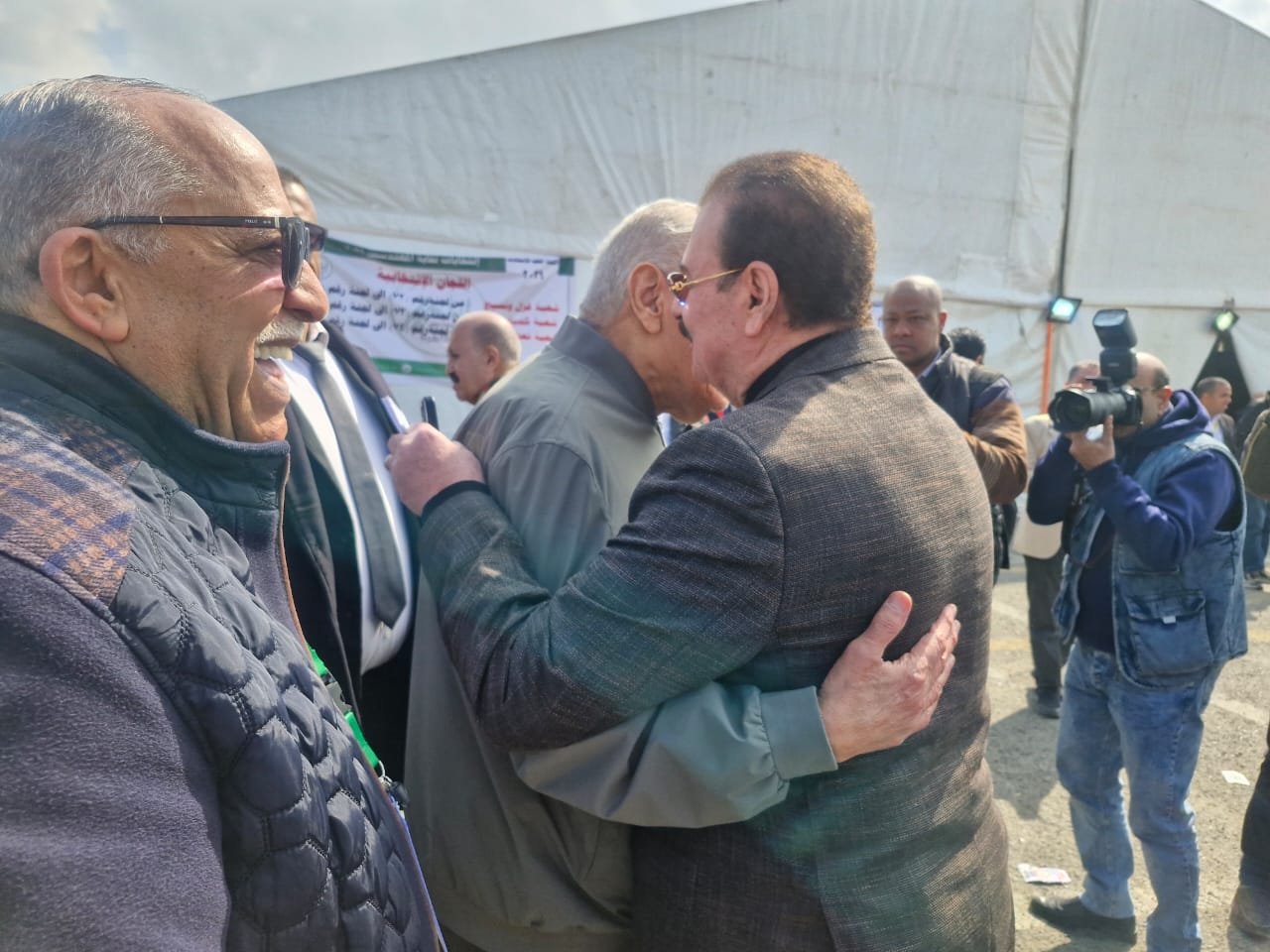 إبراهيم محلب يدلى بصوته فى انتخابات نقابة المهندسين (6) إبراهيم محلب يدلى بصوته فى انتخابات نقابة المهندسين (6)