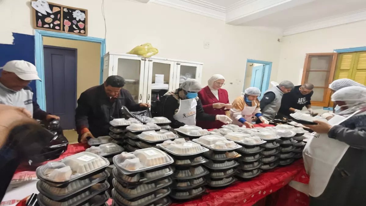 عاجل: 350 وجبة إفطار مجانية يومياً للأسر المحتاجة بالشرقية.. والمفاجأة في طريقة التوزيع!