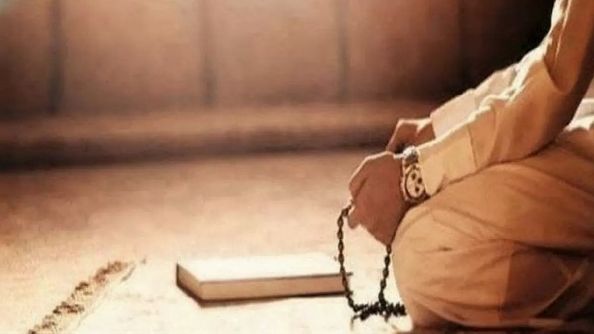 عاجل: الإفتاء تحسم الجدل… هل تقبيل الزوجة في رمضان يفطر أم لا؟