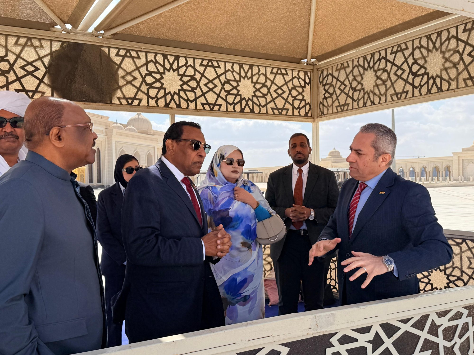 رئيس وزراء السودان يتفقد العاصمة الجديدة (3) رئيس وزراء السودان يتفقد العاصمة الجديدة (3)