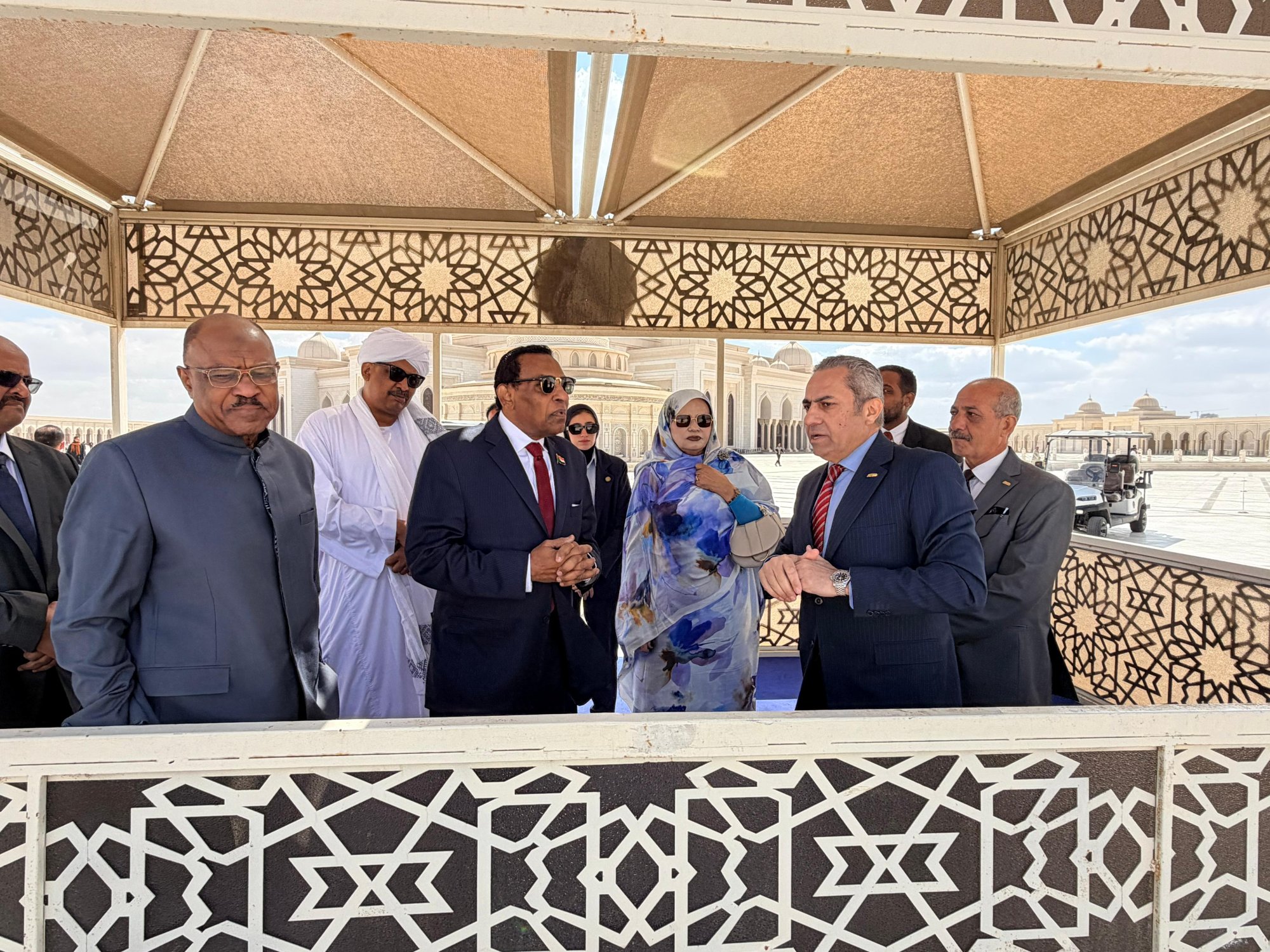 رئيس وزراء السودان يتفقد العاصمة الجديدة (4) رئيس وزراء السودان يتفقد العاصمة الجديدة (4)