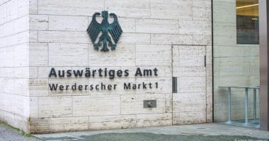 ألمانيا: ننصح رعايانا بعدم السفر لإسرائيل.. ونرصد الوضع بإيران عن كثب