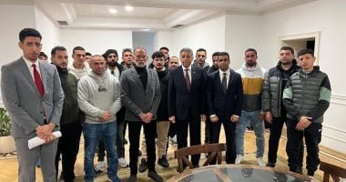 سفير مصر لدى اليونان يلتقى أقارب ضحايا حادث مركب غير شرعية أمام كريت