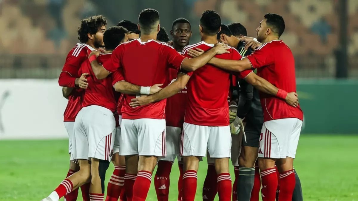 عاجل: صدام الليلة المرتقب - الأهلي يستهدف الصدارة أمام زد في استاد القاهرة... القنوات الناقلة مجاناً!