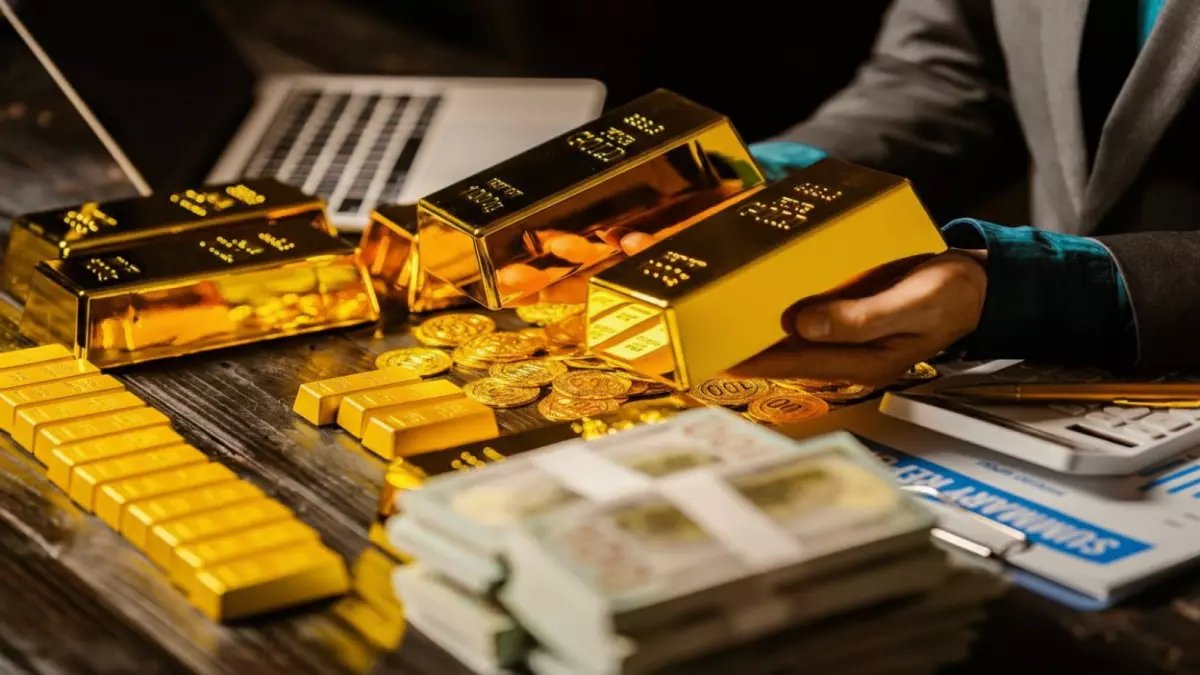 عاجل: انفجار جديد في أسعار الذهب بالسعودية… عيار 21 يقفز لـ 556 ريال والخبراء: هذا مجرد البداية!