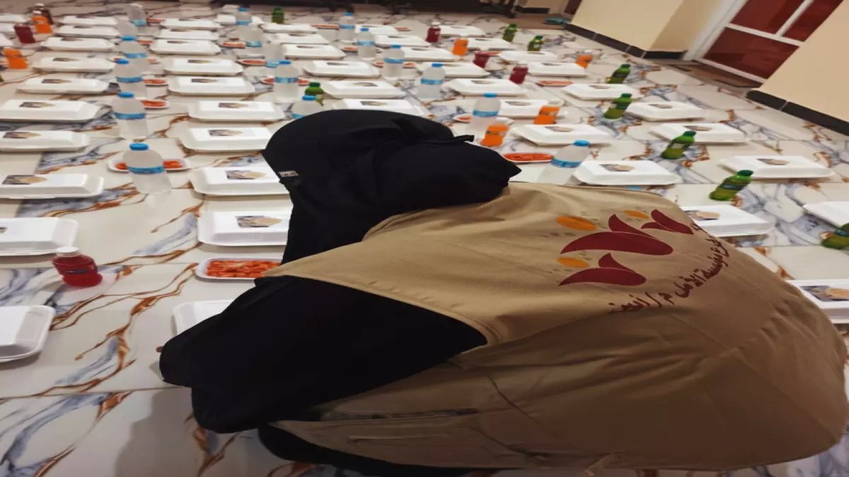 مؤسسة يمنية تُطعم 80 أسرة متعففة في رمضان… مبادرة تكافل تُدفئ القلوب في أبين!