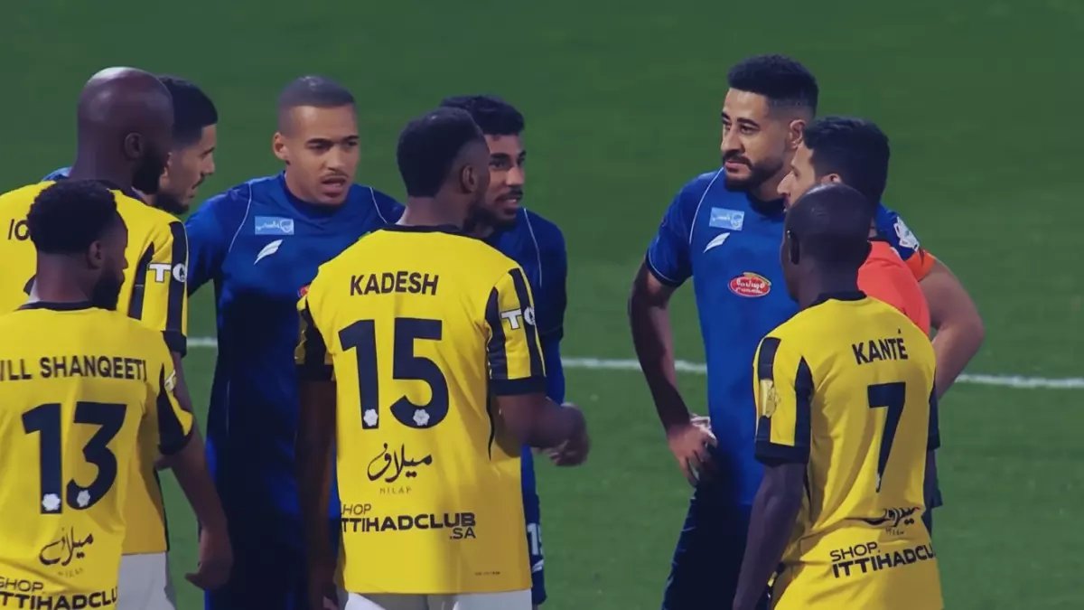 صادم: الزهراني يفجر غضب الجماهير بتعليق ناري على أخطاء التحكيم - "محبط في دوري صُرف عليه الكثير"!