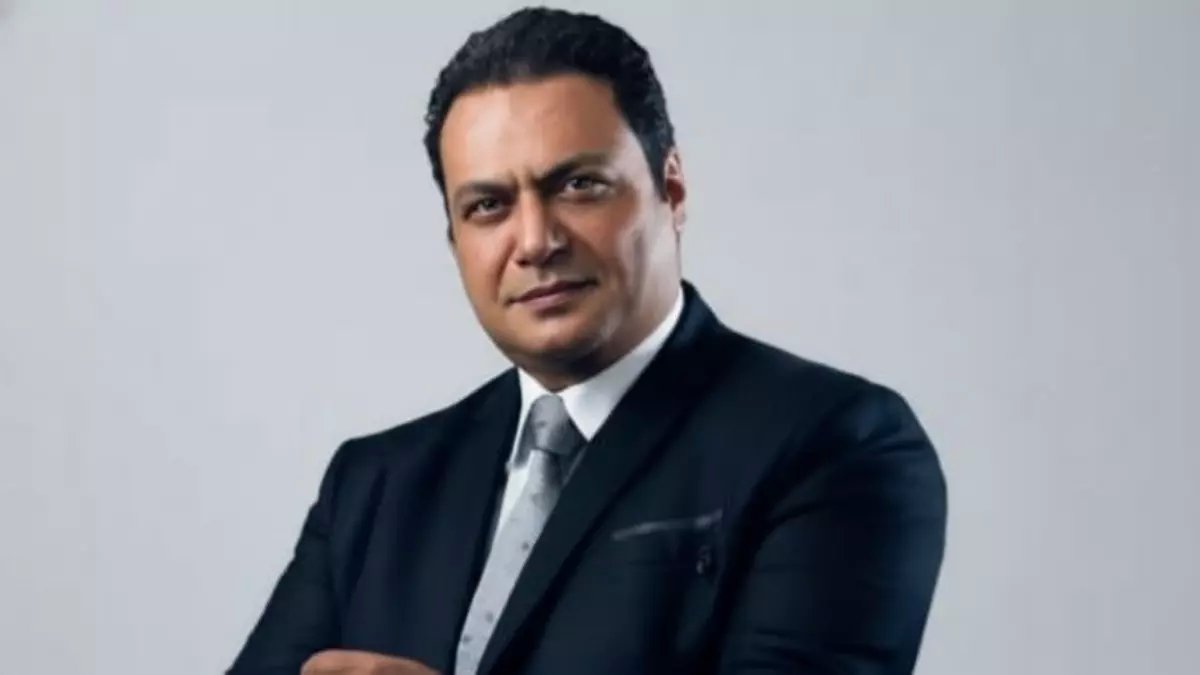 مراد مكرم يفجر قنبلة: "هل هناك مؤامرة وراء إجبار الزمالك على اللعب في ستاد الشهداء؟"