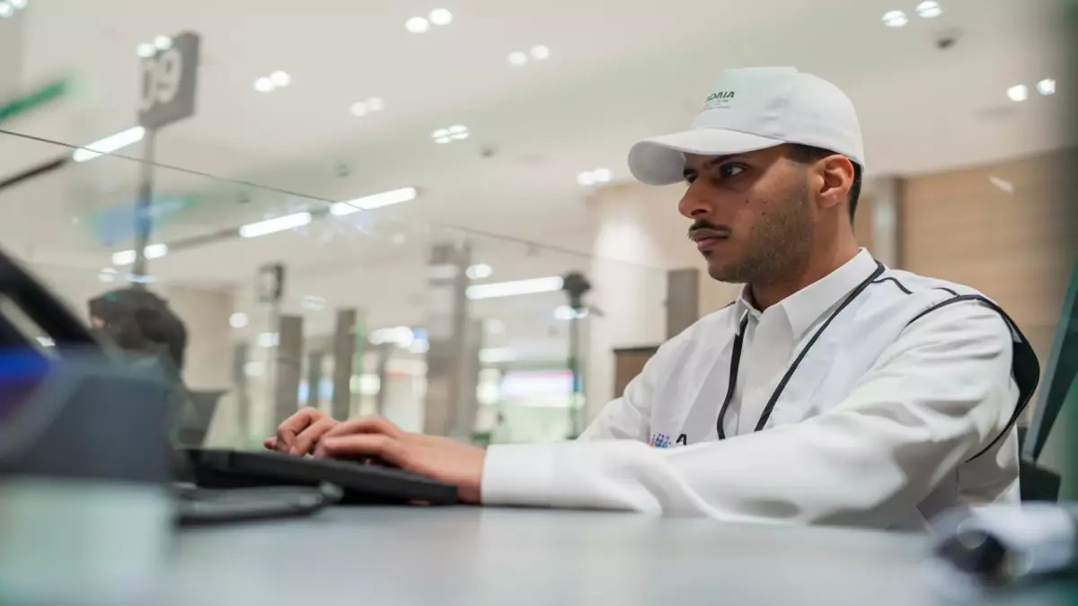 عاجل: شرطة الرياض تقبض على 36 شخصًا في مشاجرة ضخمة أمام معرض سيارات... ما السبب الصادم؟