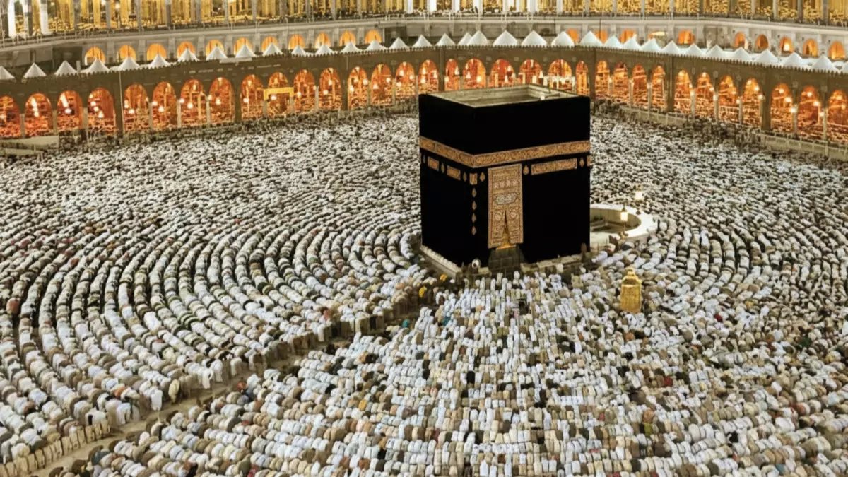 عاجل: ظاهرة فلكية نادرة تكشف اتجاه الكعبة من أي نقطة بالعالم... هل تعرف سر "تعامد القمر" مساء اليوم؟