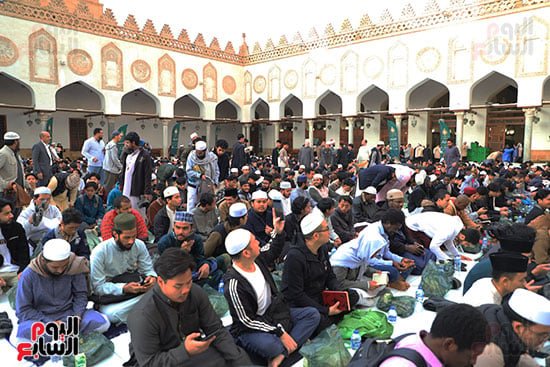 جانب من إفطار الصائمين