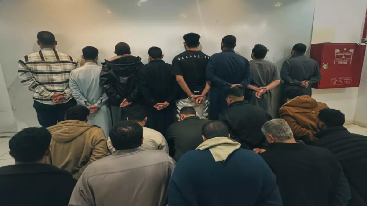 عاجل: مشاجرة جماعية تهز الرياض - 37 مقيماً يتقاتلون بوحشية بسبب موقف سيارة!