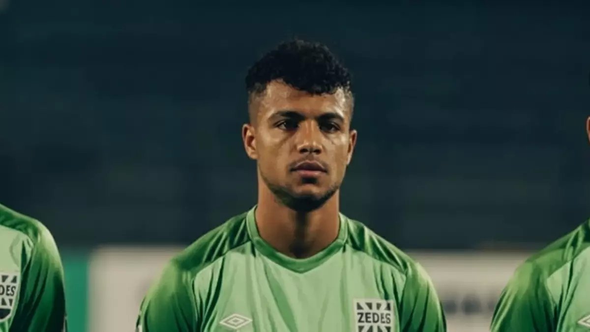 عاجل: مصطفى سعد "ميسي" يصدم الأهلي بهدف قاتل... الشناوي في حالة ذهول والجماهير تنفجر!