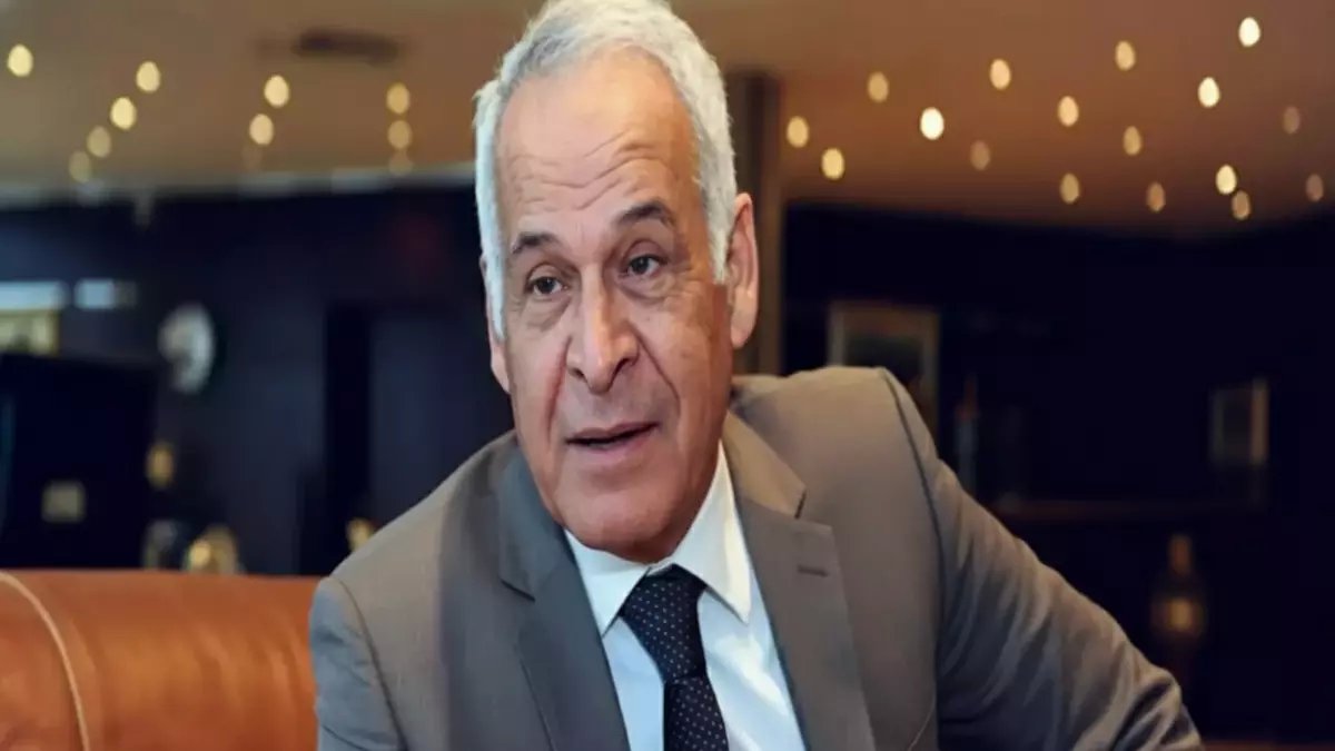 عاجل: فرج عامر يفجر قنبلة مدوية ضد مدرب الأهلي... "لوغاريتم فني معقد" يشعل جدلاً عاصفاً!