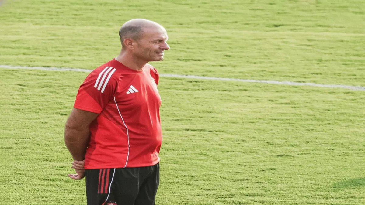 صادم: ييس توروب يفجر مفاجأة مدوية عن إهدار الأهلي لـ 15 فرصة أمام زد... الجماهير في حالة غضب!