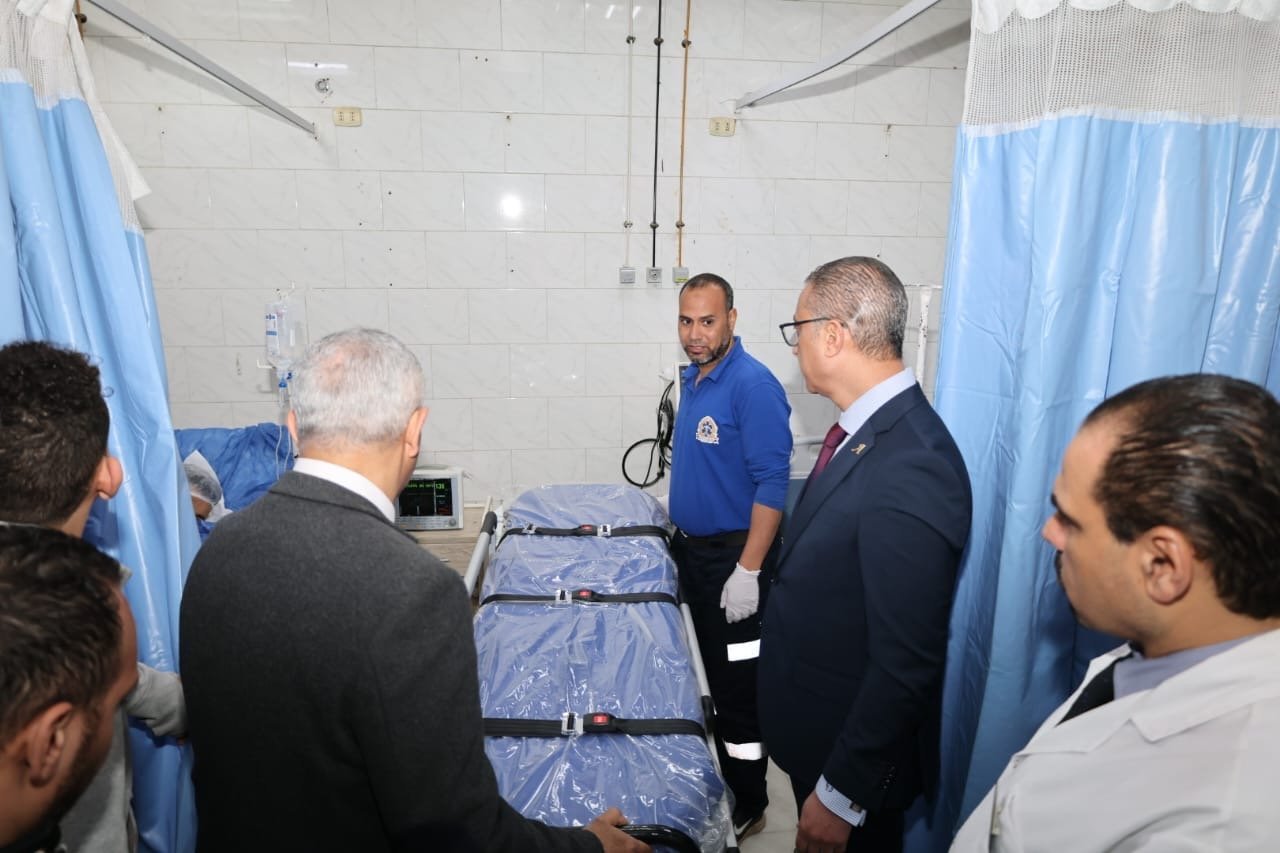 محافظ الجيزة يفتتح أول بنك دم تجميعي