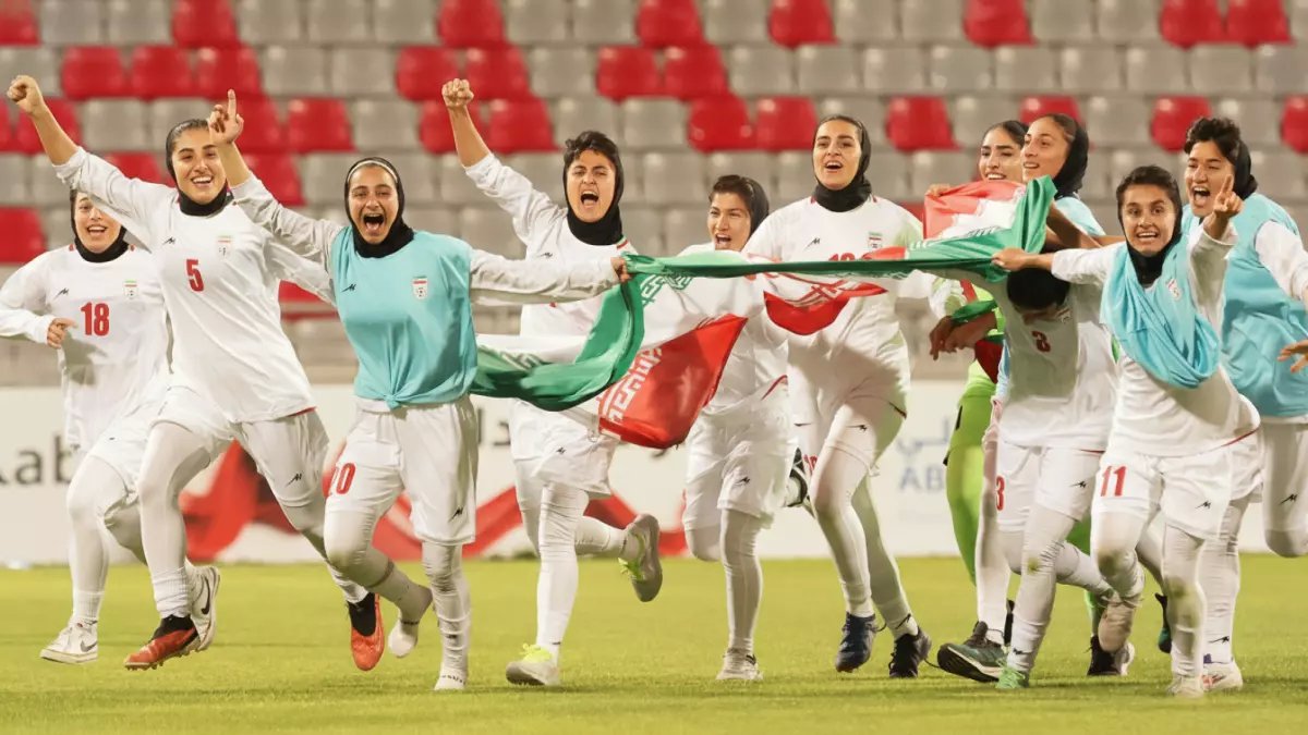 عاجل: الاتحاد الآسيوي يحشد قوات حماية خاصة لمنتخب إيران... والسبب صادم!