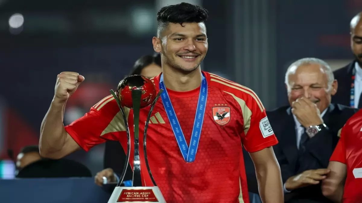 عاجل: كالمار السويدي يخطف أشرف داري من الأهلي... هل يفقد الأحمر مدافعه الدولي؟