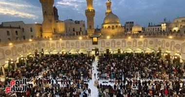 10 آلاف وافد والإفطار واحد.. طلاب العلم يجتمعون حول مائدة الجامع الأزهر