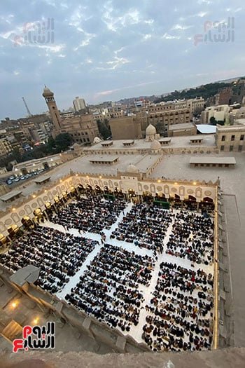 مائدةَ الإفطار بصحن الجامع الأزهر (3)