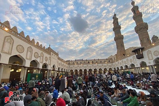 مائدةَ الإفطار بصحن الجامع الأزهر (6)