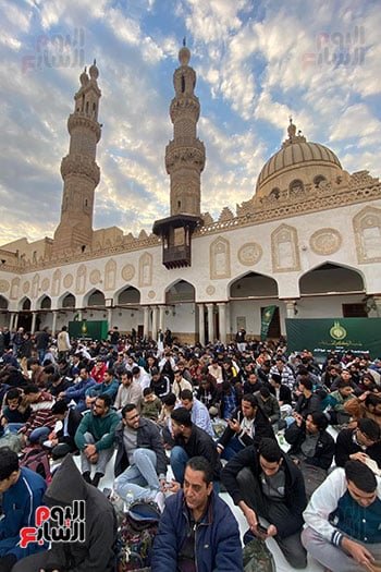 مائدةَ الإفطار بصحن الجامع الأزهر (9)