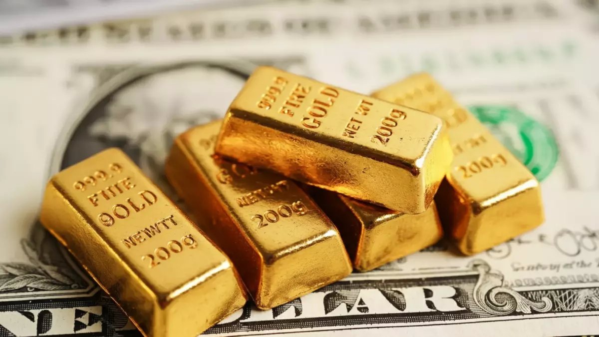 عاجل: سعر الذهب عيار 21 ينفجر إلى 7,600 جنيه للبيع… هل يستمر الصعود أم حان وقت البيع؟