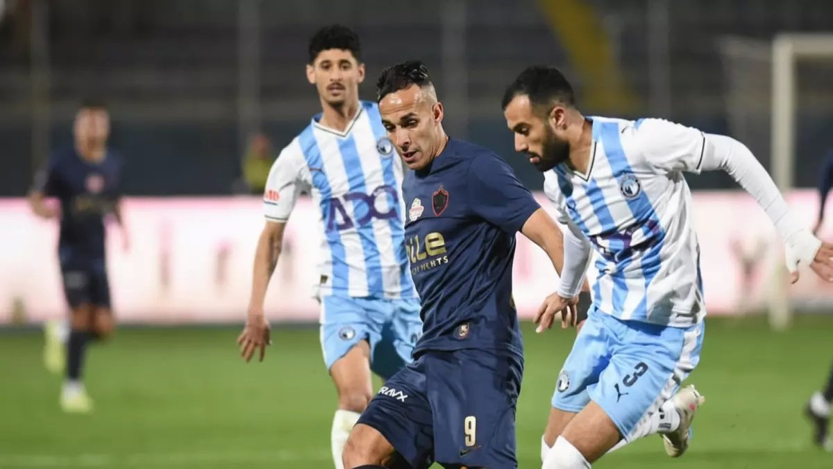 مفاجأة كبيرة: شاهد كيف أضاع الزمالك وبيراميدز 4 فرص ذهبية للهدف في شوط واحد... وتألق الحارس الذي سرق الأضواء!