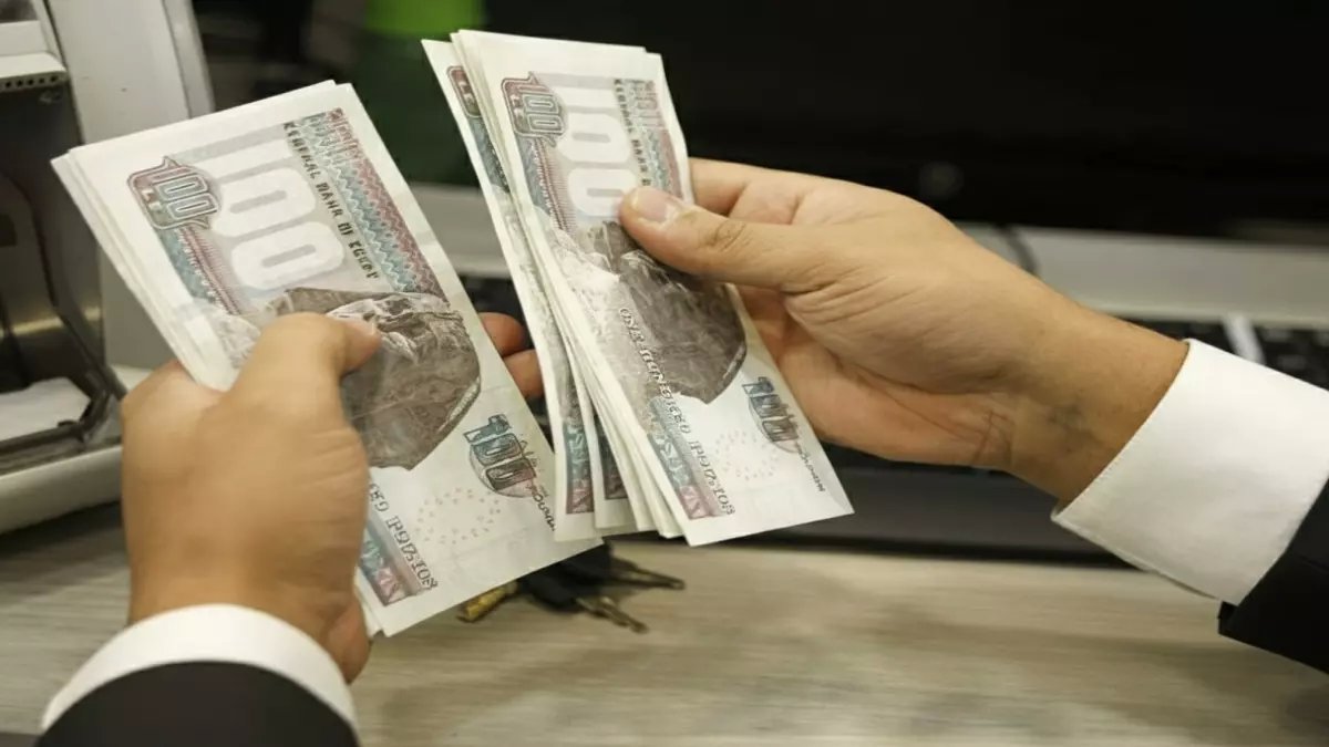 عاجل: قرار وزاري صادم يغير موعد صرف المرتبات قبل العيد… 4.5 مليون موظف على موعد مع مفاجأة في آلات الصراف الآلي!