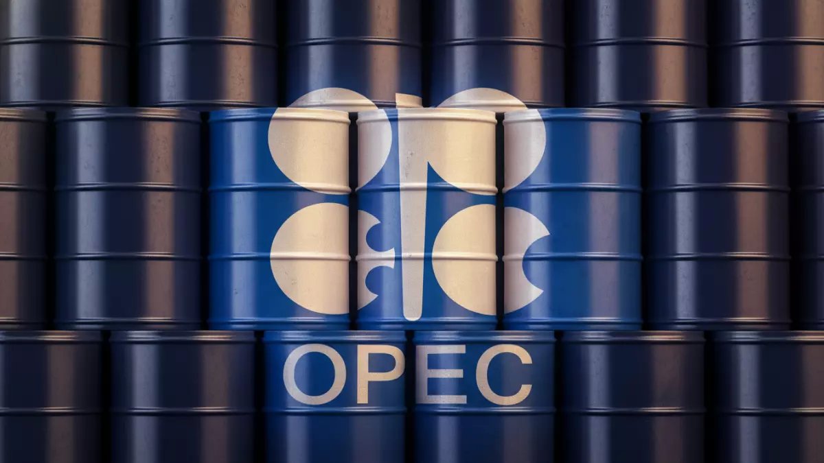 كشف بالتفاصيل: قرار مصيري لـ8 عمالقة نفط بزيادة إنتاج تدريجية بـ206 ألف برميل يومياً... هل يحافظ على استقرار الأسعار العالمية؟