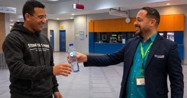 مبادرة لتوزيع التمر والمياه على ركاب الخط الثالث للمترو والقطار الكهربائي في رمضان