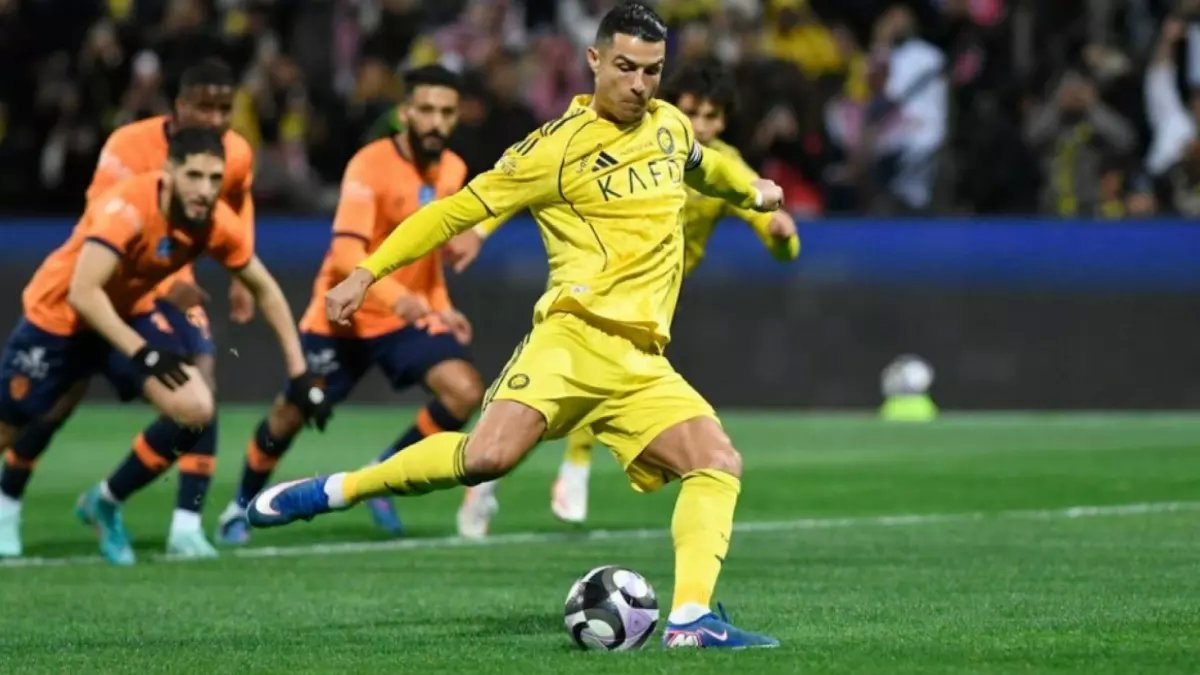 عاجل: رونالدو يُثير الرعب في البرتغال... إصابة غامضة تهدد حلمه الأخير في مونديال 2026!