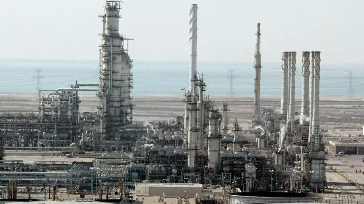 عاجل: السعودية ترفع جاهزيتها العسكرية لـ"المستوى الأحمر" بعد استهداف مصفاة رأس تنورة... وتهديد بضرب إيران!