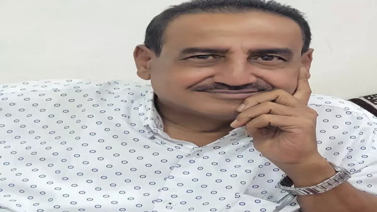 عاجل: فضيحة تشعل عدن… رئيس الوزراء يثير غضب الصحفيين بقرار صادم - المفسبكون يحاصرون الإعلام التقليدي!