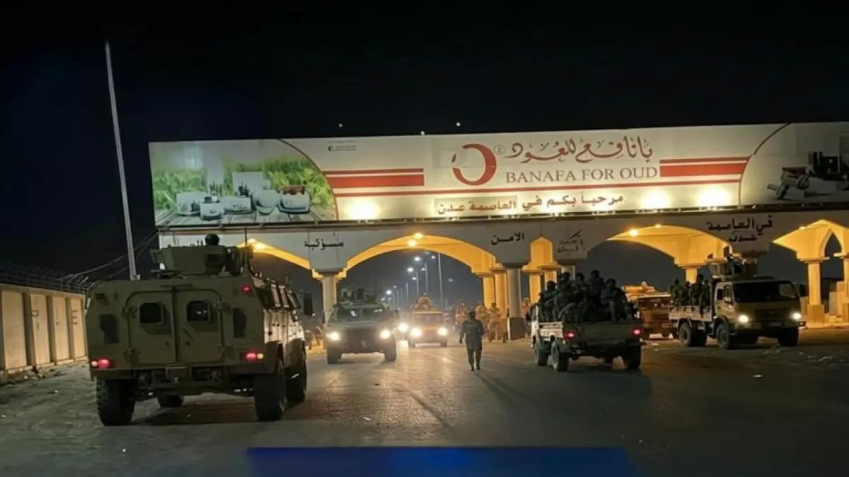 عاجل: قرار صادم يوقف 4000 ريال يومياً عن آلاف الجنود في عدن... قوات درع الوطن والعمالقة تفقد امتيازاتها!