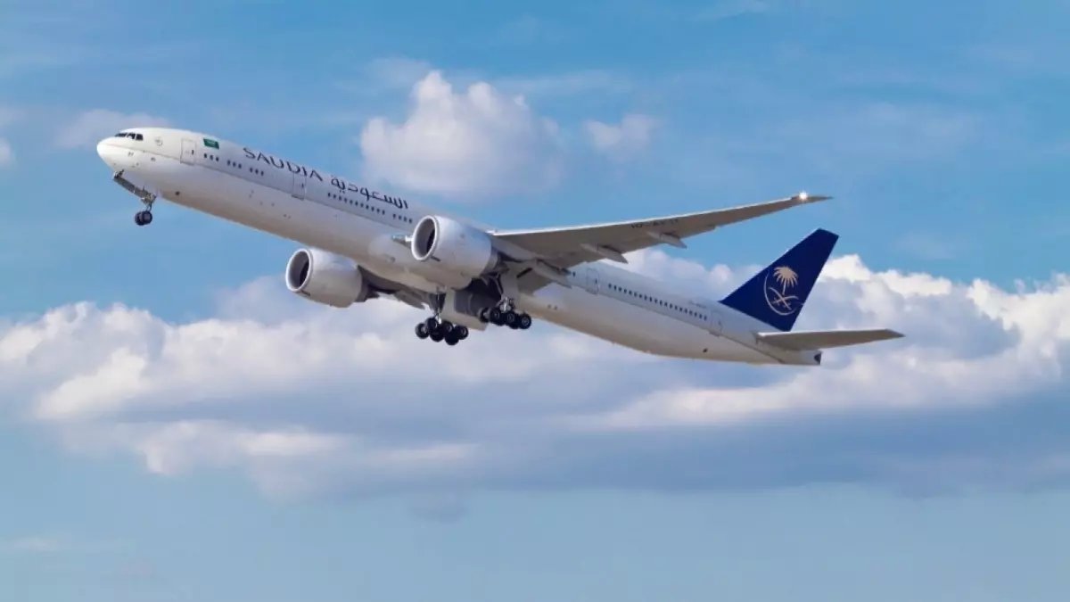 عاجل: 4 مطارات سعودية كبرى تصدر تنبيهات خطيرة للمسافرين… تغيير مفاجئ في الرحلات يضرب المملكة!