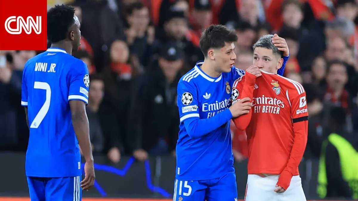 عاجل من فيفا: تغطية الفم أثناء الحديث في الملعب = طرد فوري! جياني إنفانتينو يطلق عقوبة صارمة تهدد نجوم السعودية والعالم