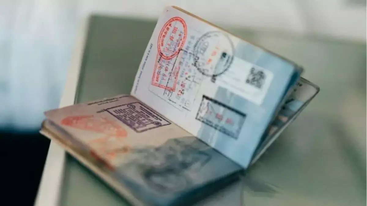 صادم: 16 دولة تغلق أبوابها أمام الكنديين رغم جوازهم القوي… لماذا تستثني دولتان عربيتان؟