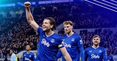 تقدم إيفرتون ضد بيرنلي وتعادل سندرلاند ضد ليدز في الشوط الأول