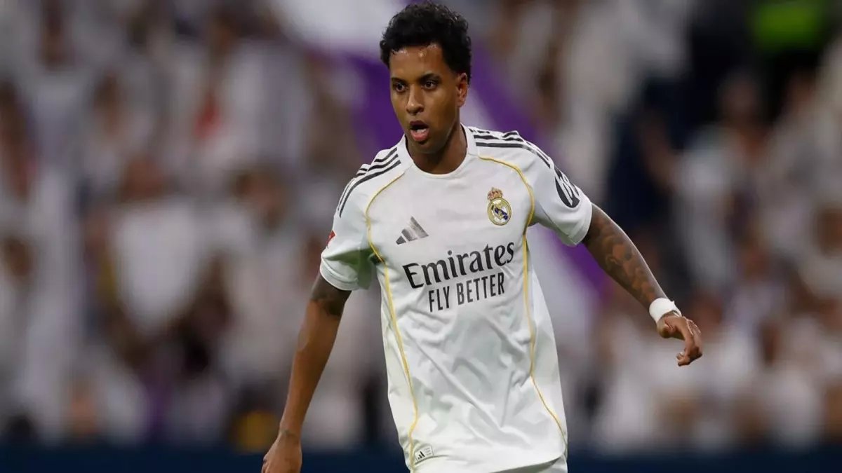 عاجل: الصحفي سانتياغو سيغورولا يفضح ريال مدريد… الحقيقة الخطيرة التي يجهلها لاعبو النادي الملكي عن لقب الدوري!