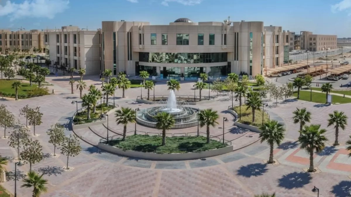 عاجل: جامعة الإمام تتخذ قراراً طارئاً بتعليق الدراسة لـ 48 ساعة... والأرصاد تحذر من طقس خطير!